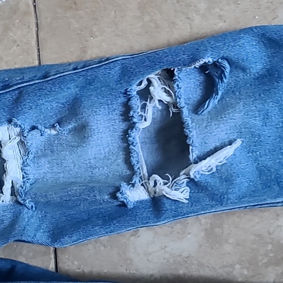 Hollister ultra high waist distressed jeans - Picture 2 of 6
